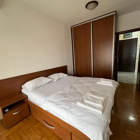 Marina Apartment *